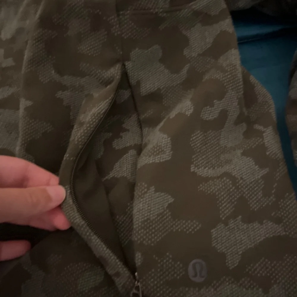 Lululemon jacket Large - Picture 3 of 5